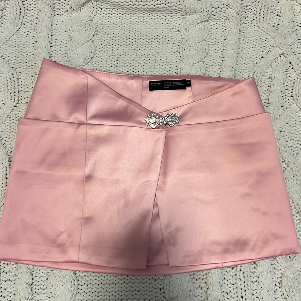 FINESSE Silk like material (super soft) mini skirt